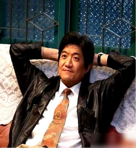 都以为《康熙王朝》是陈道明的封神之作。我告诉你，这根本不是什么艺术选择，这是一场