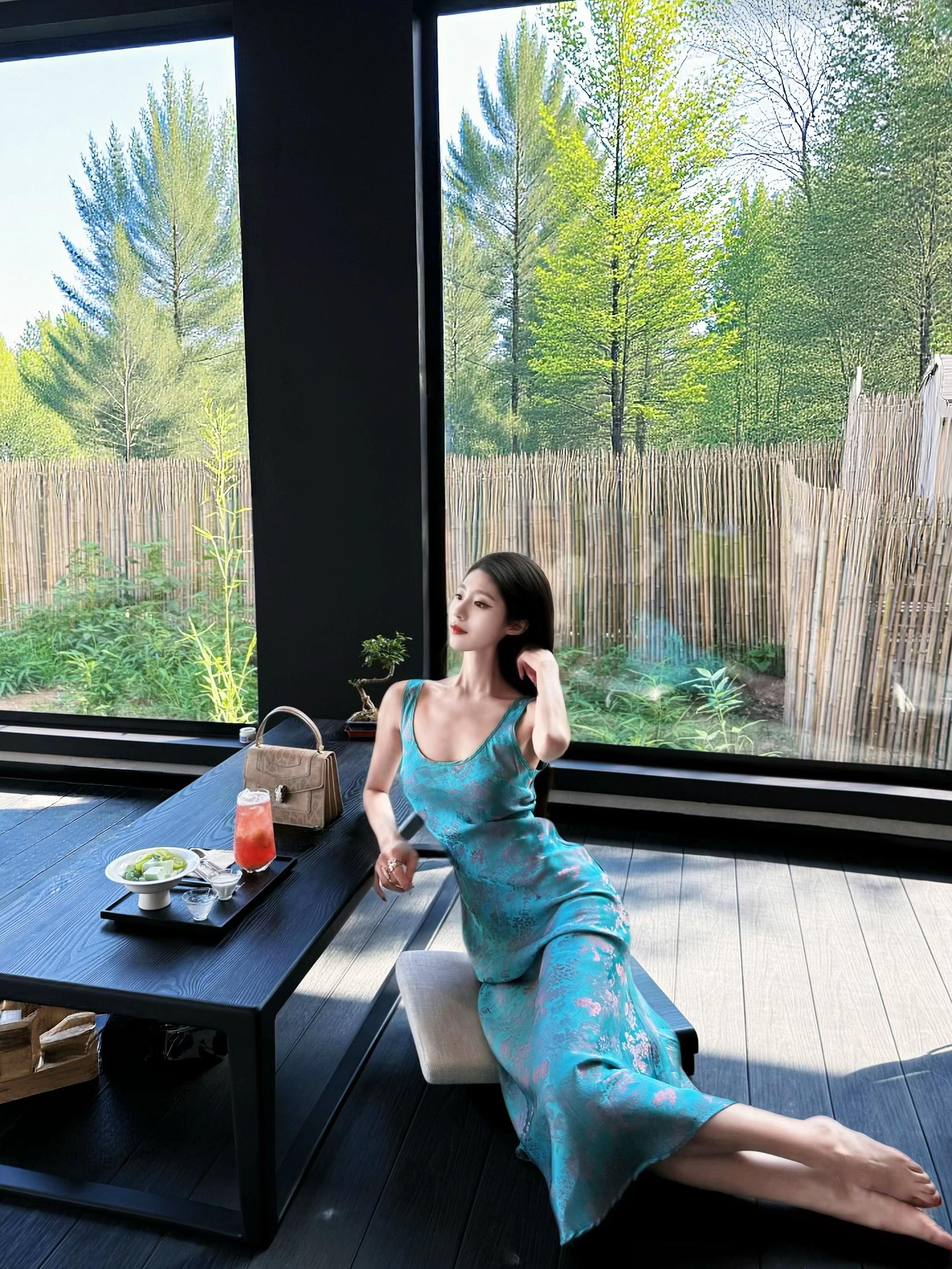 流水不争先 争涌动 争滔滔不绝