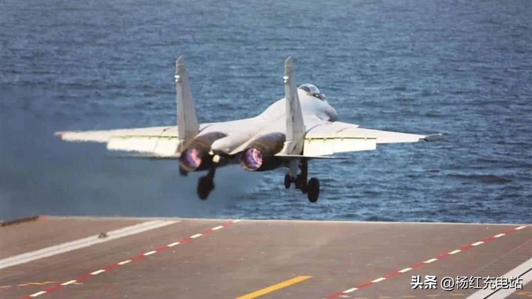 硬核亮剑！中国战机精准驱离英舰，上演硬碰硬海上对峙
 
在某重要海域，一场关乎主