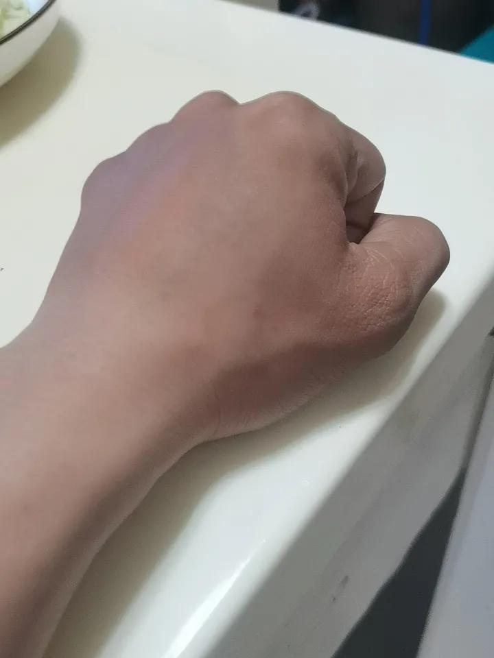 对不起，对不起，请离开我吧！这样对你好。
我也不想这样，我希望我们一家人在一起，