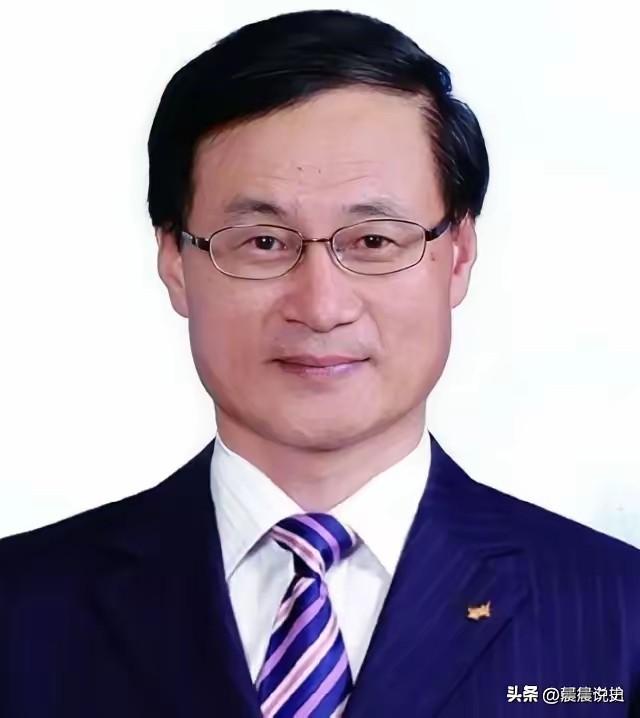 9月4号，河南又出手了，这次是郑大一附院原院长刘章锁。让人惊掉下巴的是，这已经是