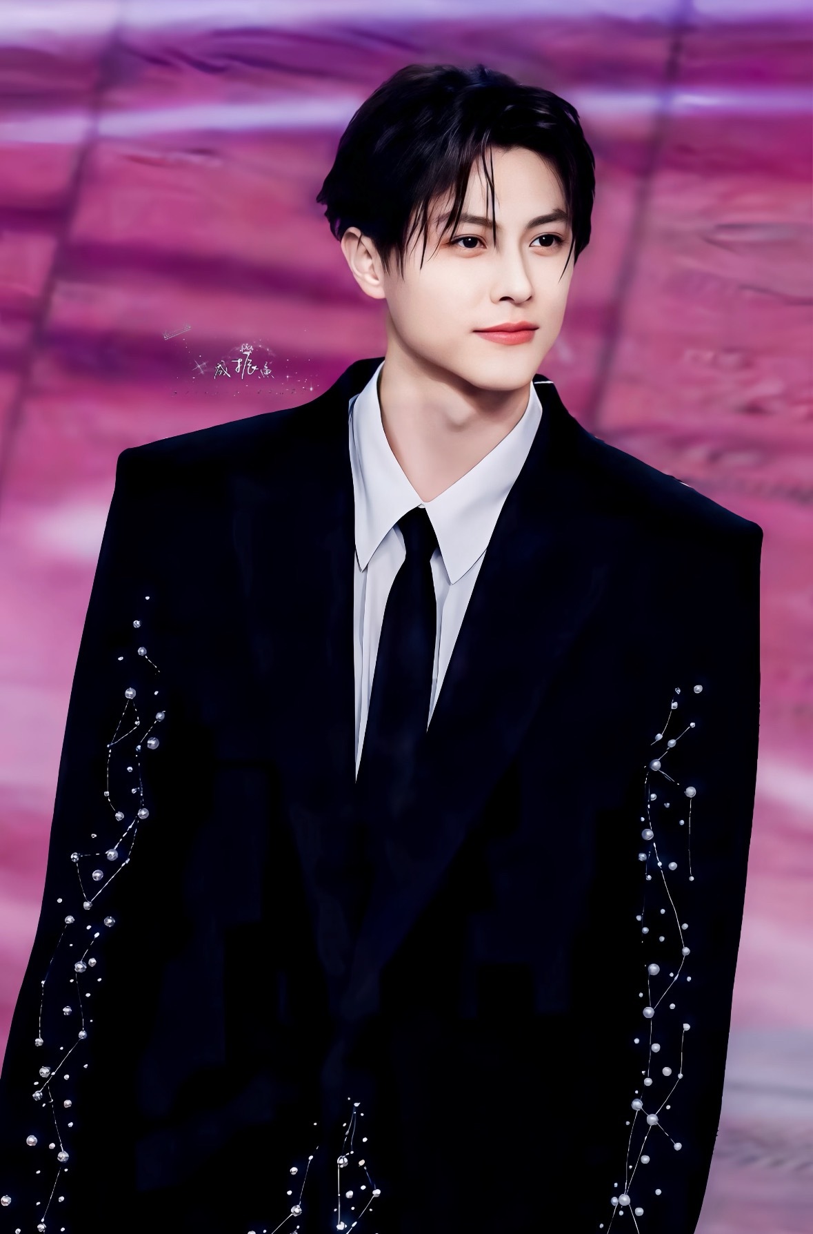 曝王子插足他人婚姻没想到你是这样的人啊[可爱]，以前还很喜欢他的一部台剧，就是稍