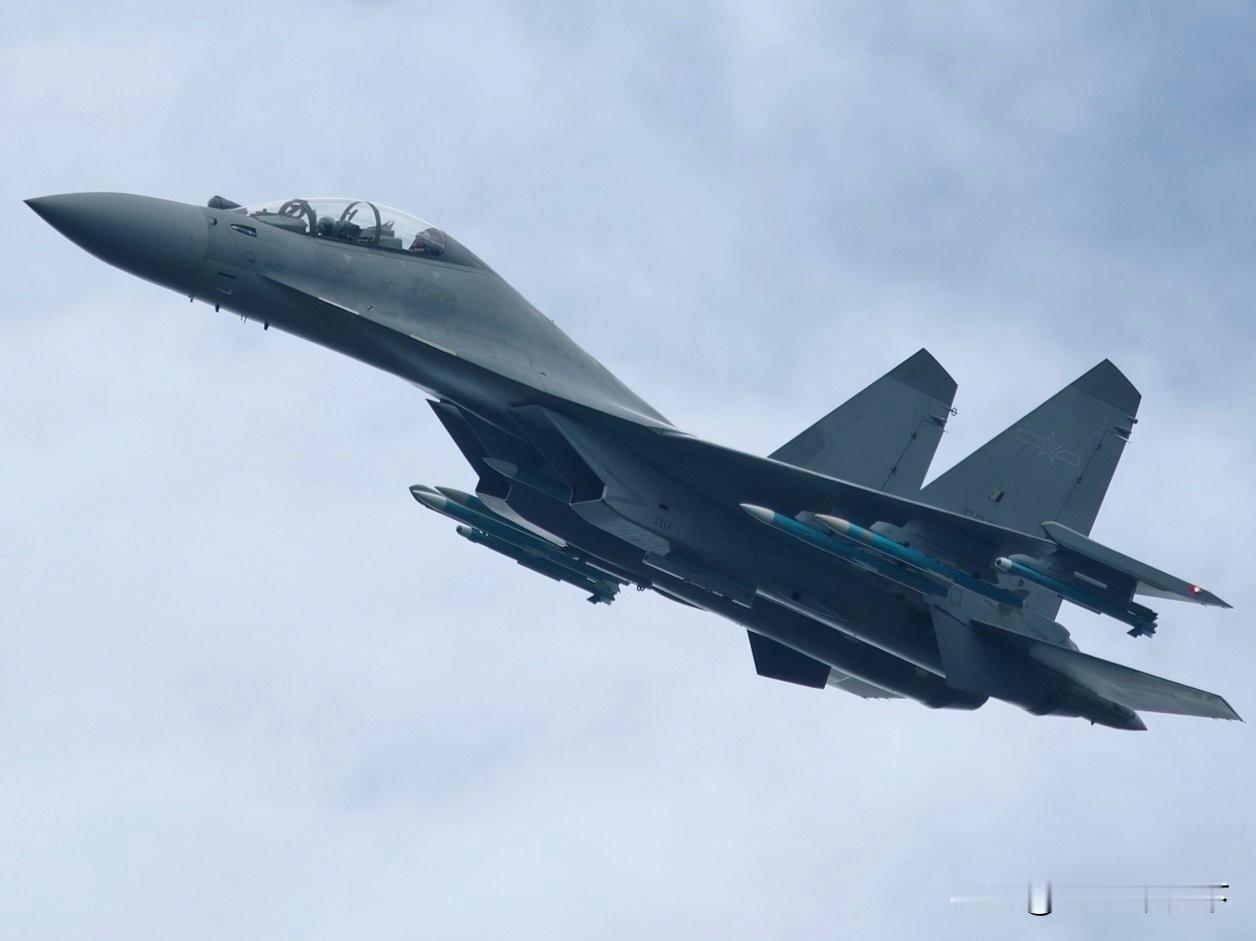 中国🇨🇳歼15雷达照射到两架日本F-15战斗机事件，在日本🇯🇵炸开锅，又