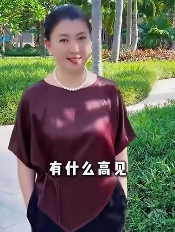 闫学晶在个人社交平台发布视频称："大家好，我是演员闫学晶，今天想和大家聊个话题，