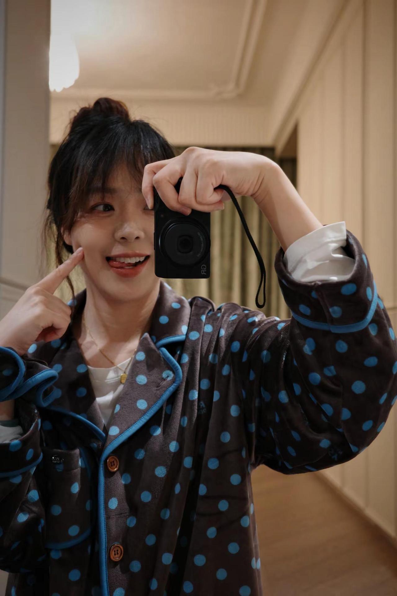 幸福doedian!!!拥有闺蜜同款睡衣。赵露思 赵露思同款睡衣 rosydoe