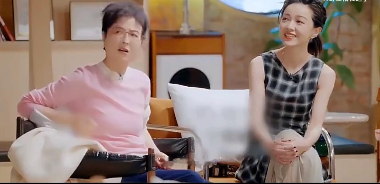 郭采洁这岁数也够几个前任了在游戏环节郭采洁被问到前任有三个吗？她表示活到这把岁数