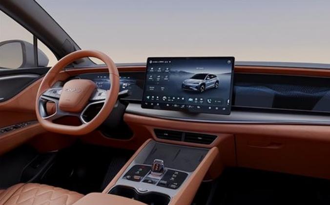 近日，比亚迪海狮07 EV的内饰官图发布。新车内饰和秦L类似，中控采用一体化设计