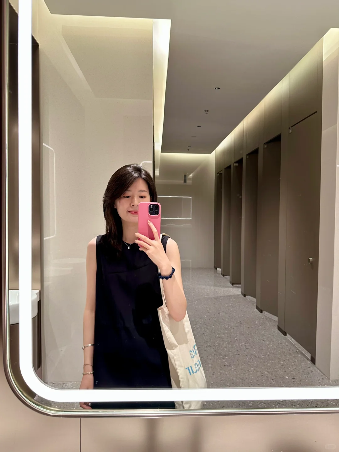 各方面都满意的小黑裙！