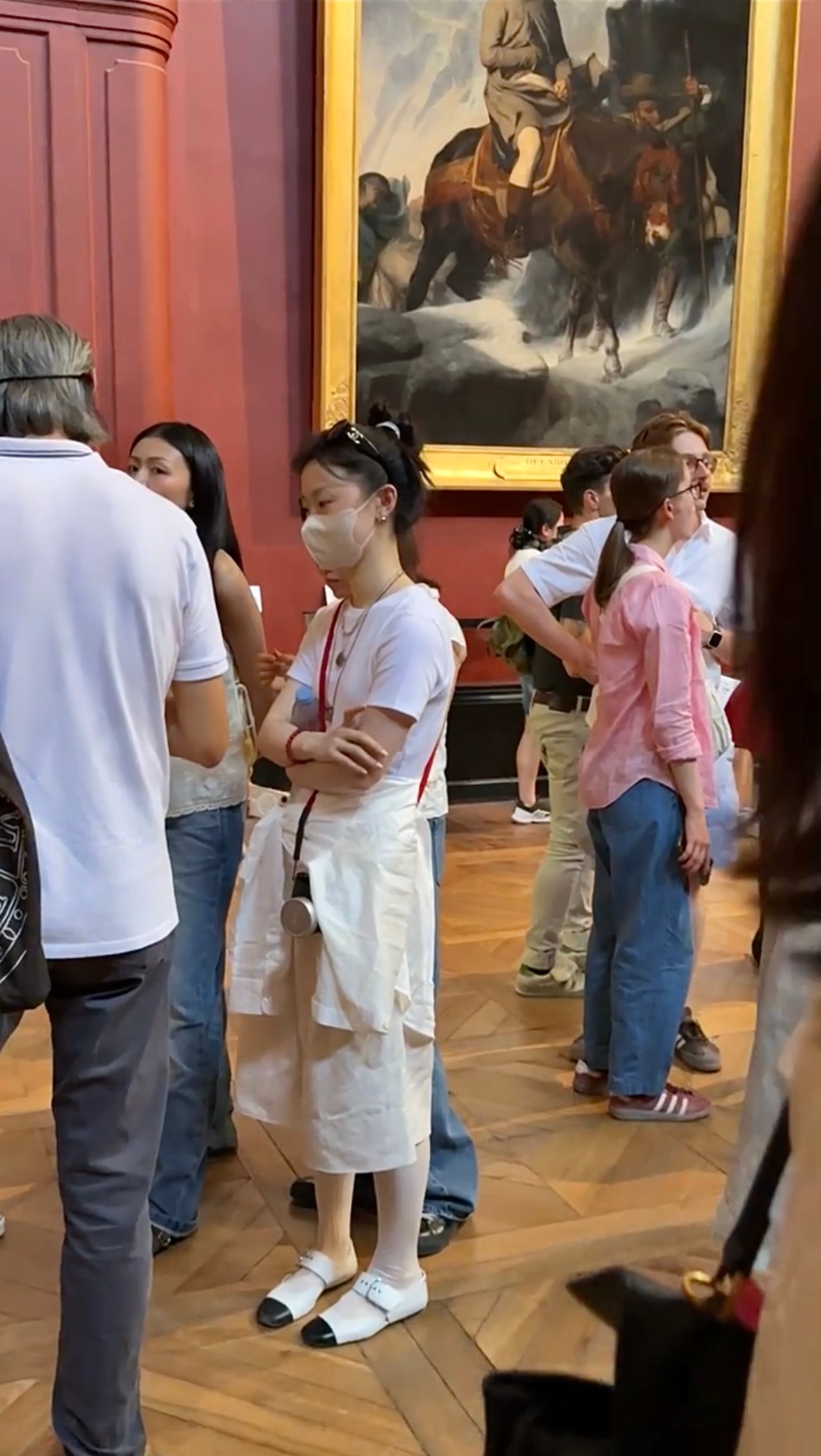 小宝宝每天像旅行青蛙一样背着小相机刷新在世界的各个角落 然后妈妈们在家翘首以盼孩