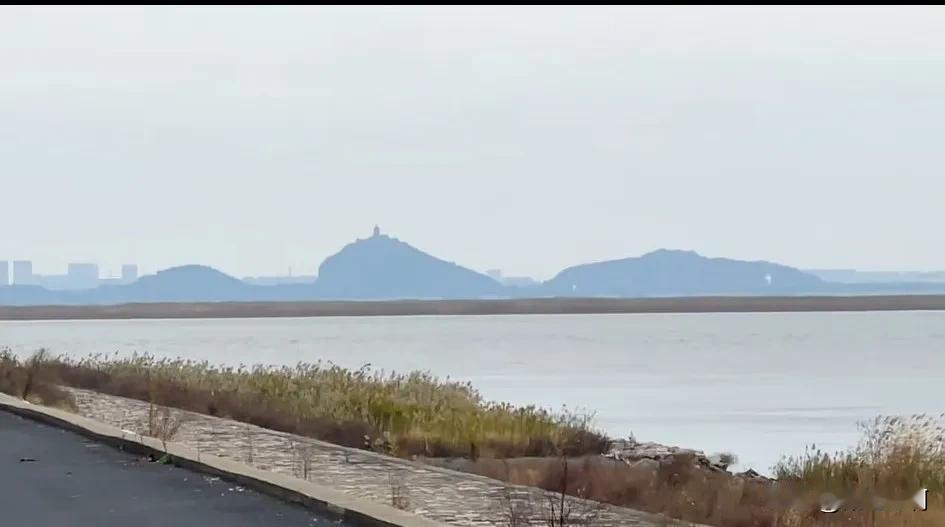 那是山吗？哎呀，南通竟然有山耶，人家还第一次知道的啦，我的印象中南通好像没有山得