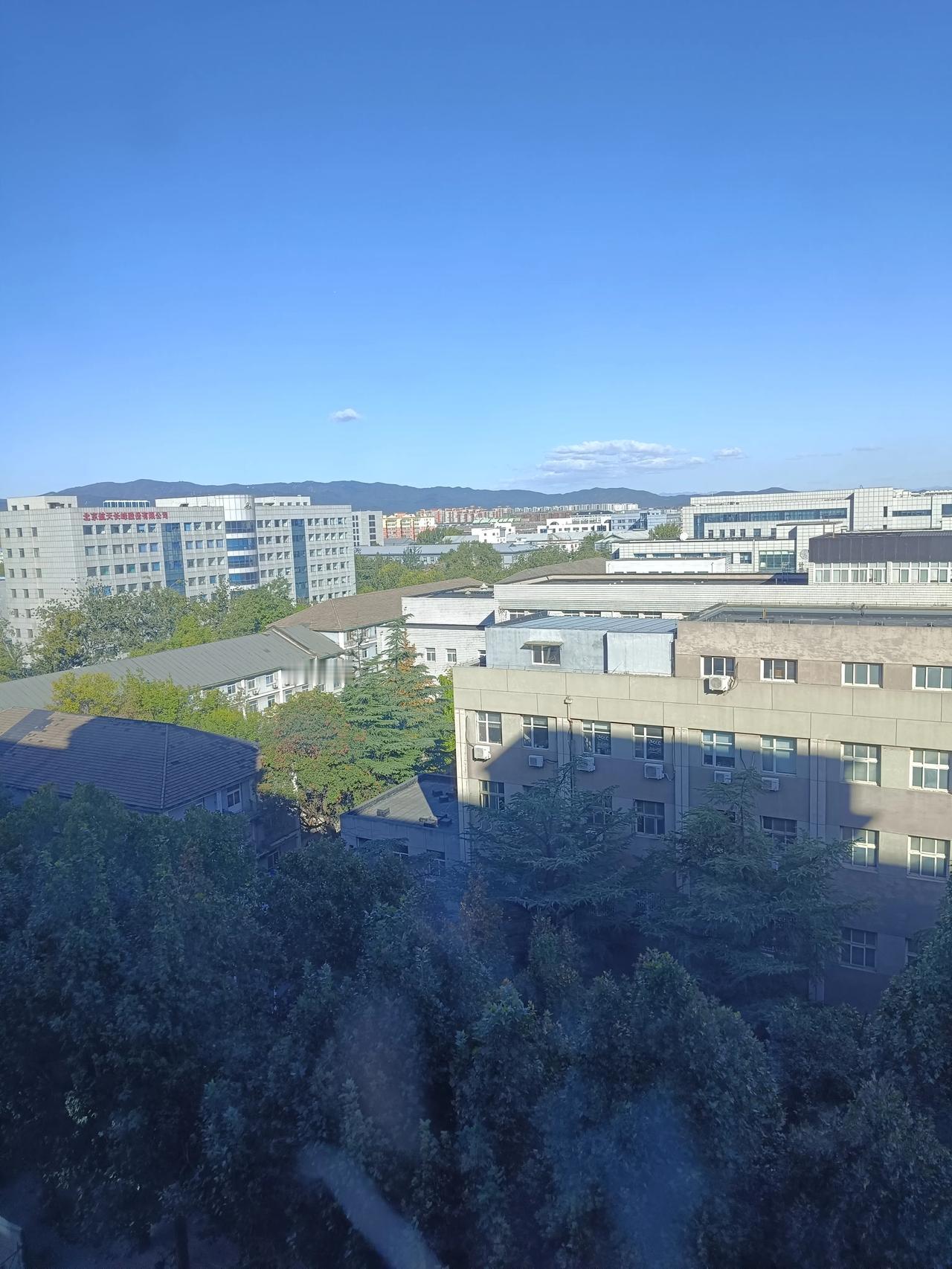 北漂十多年了已经，真的是越来越迷茫啊，没结婚，没有女朋友，一个月四五千块钱，真的