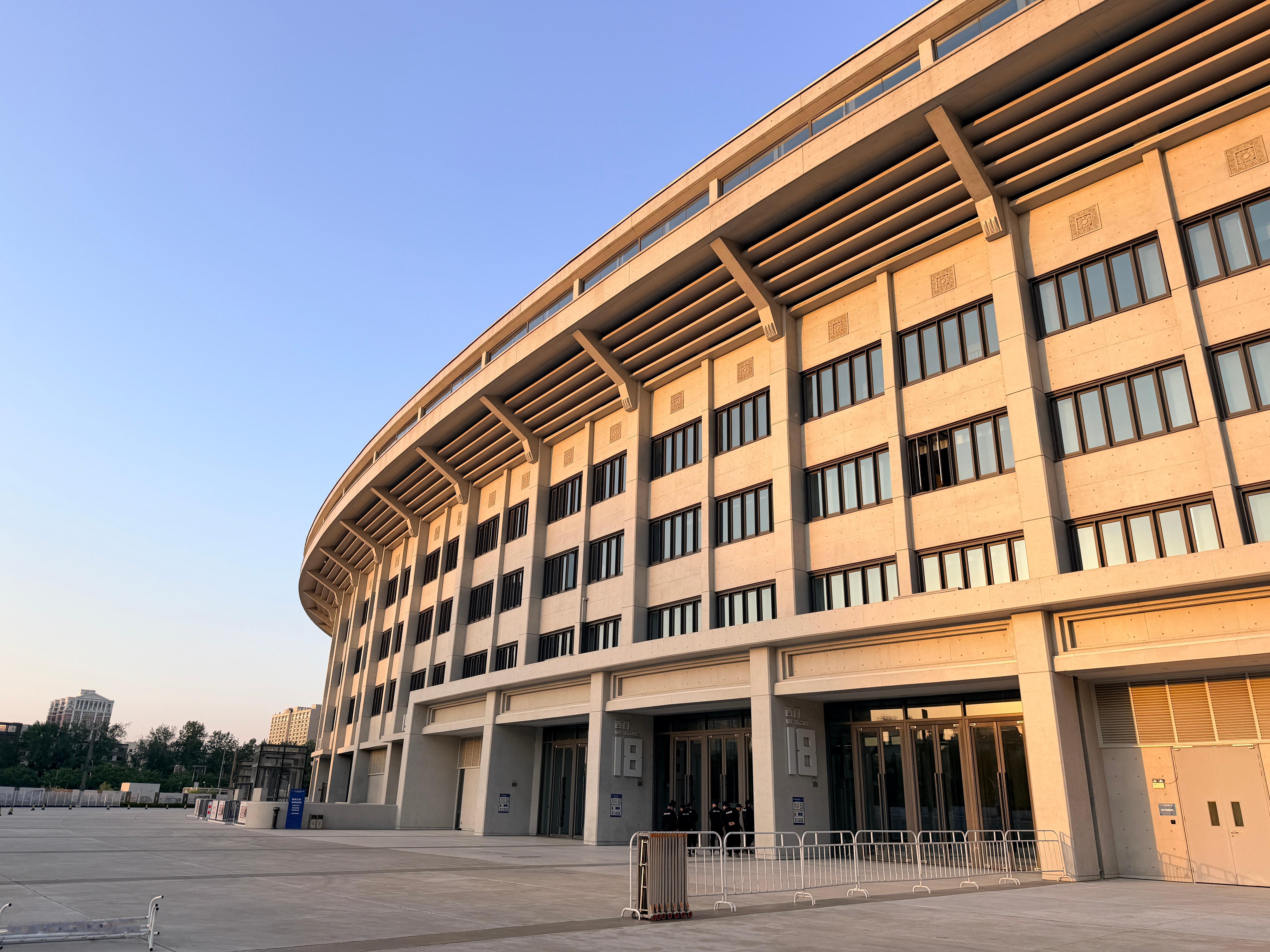 恳谈会圆满结束 稍后把具体内容发上来 先发一下明天的发布会吧 明天主教练蒙哥马利