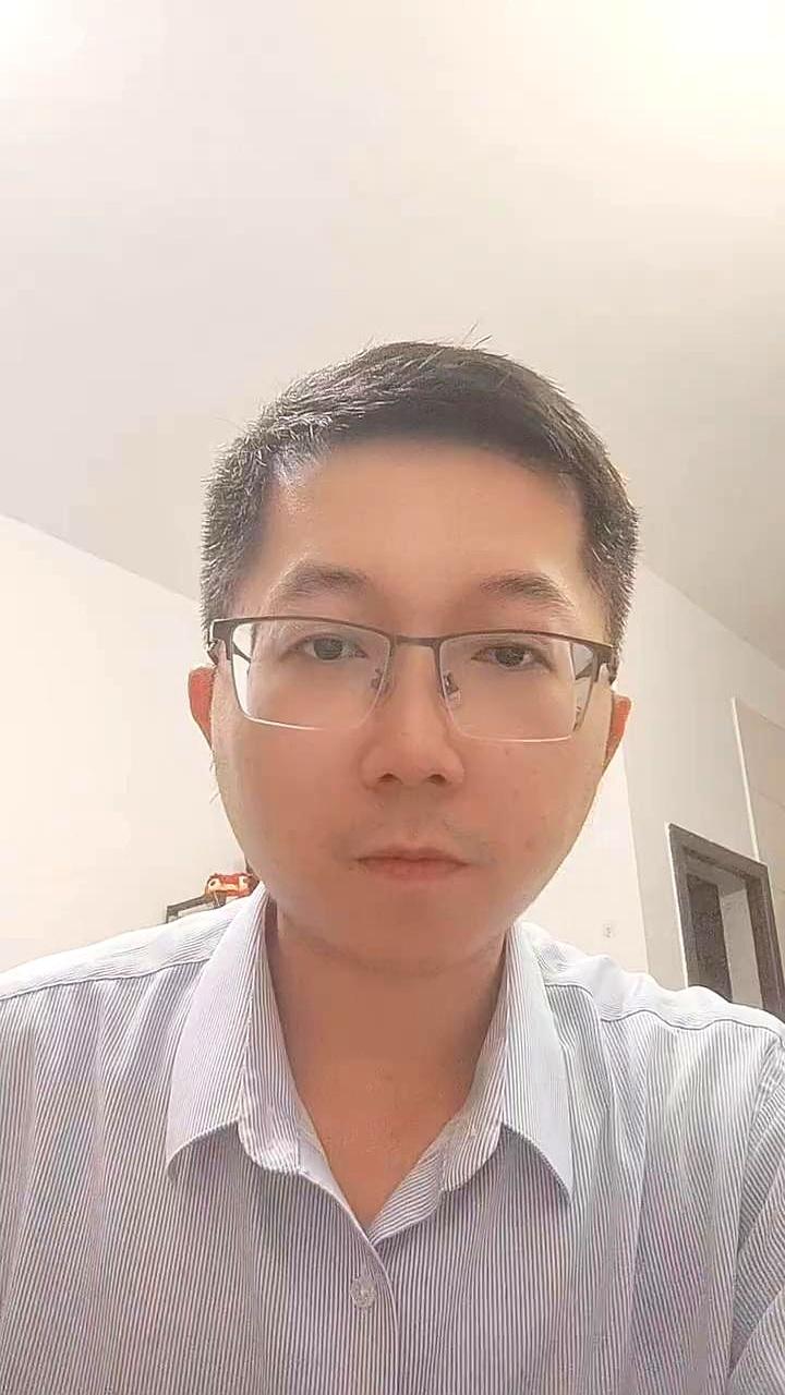 这几天海南这雨，真是说不完。
半夜被通知转移的多了去了，阳台进水、车泡了的不少。