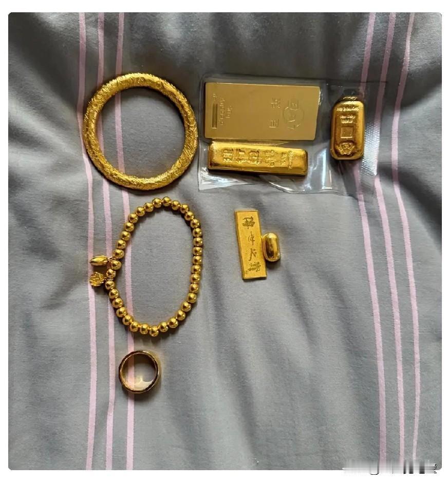 这个女孩真有头脑，
95 后，一个月工资才 5000 块钱，工作六年，存了 40