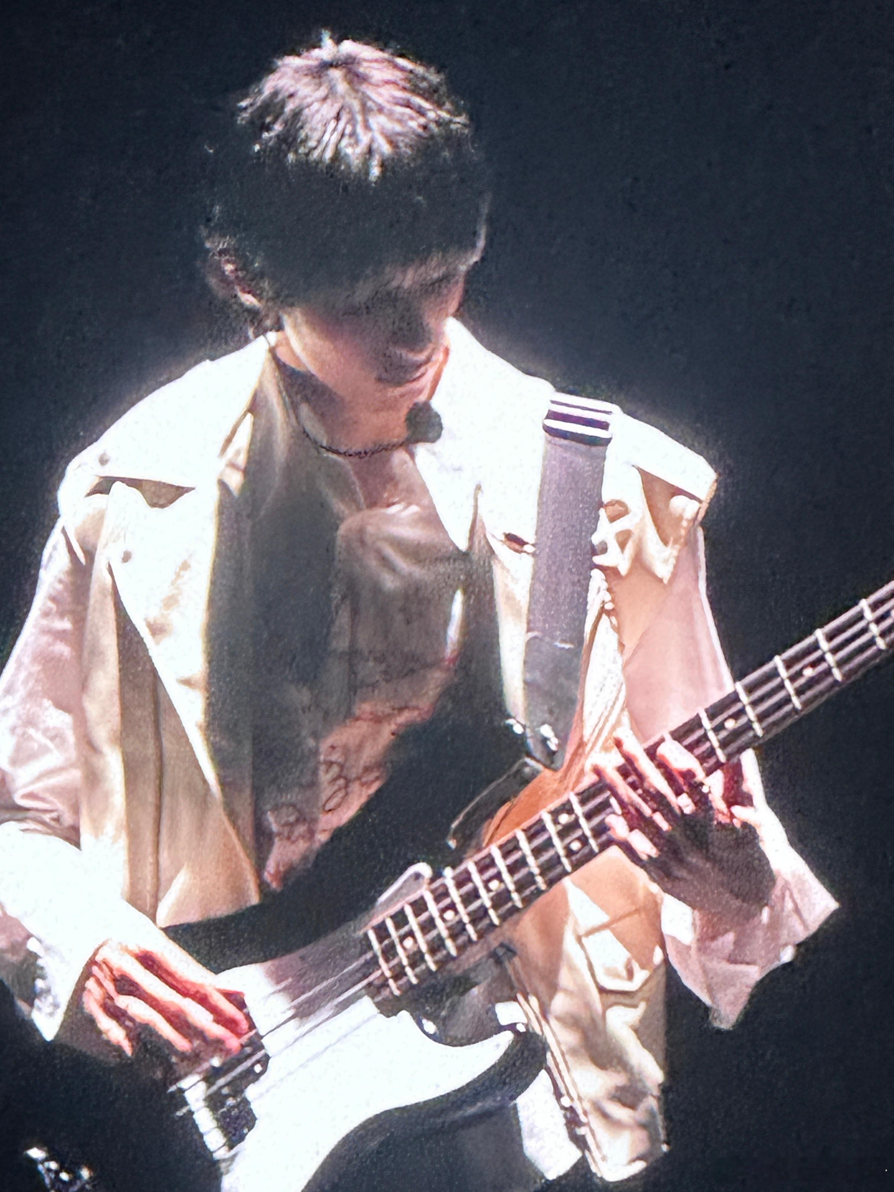 Get A Guitar的每个动作都精准狙击我的心脏😭怎么会有人把帅气演绎得这