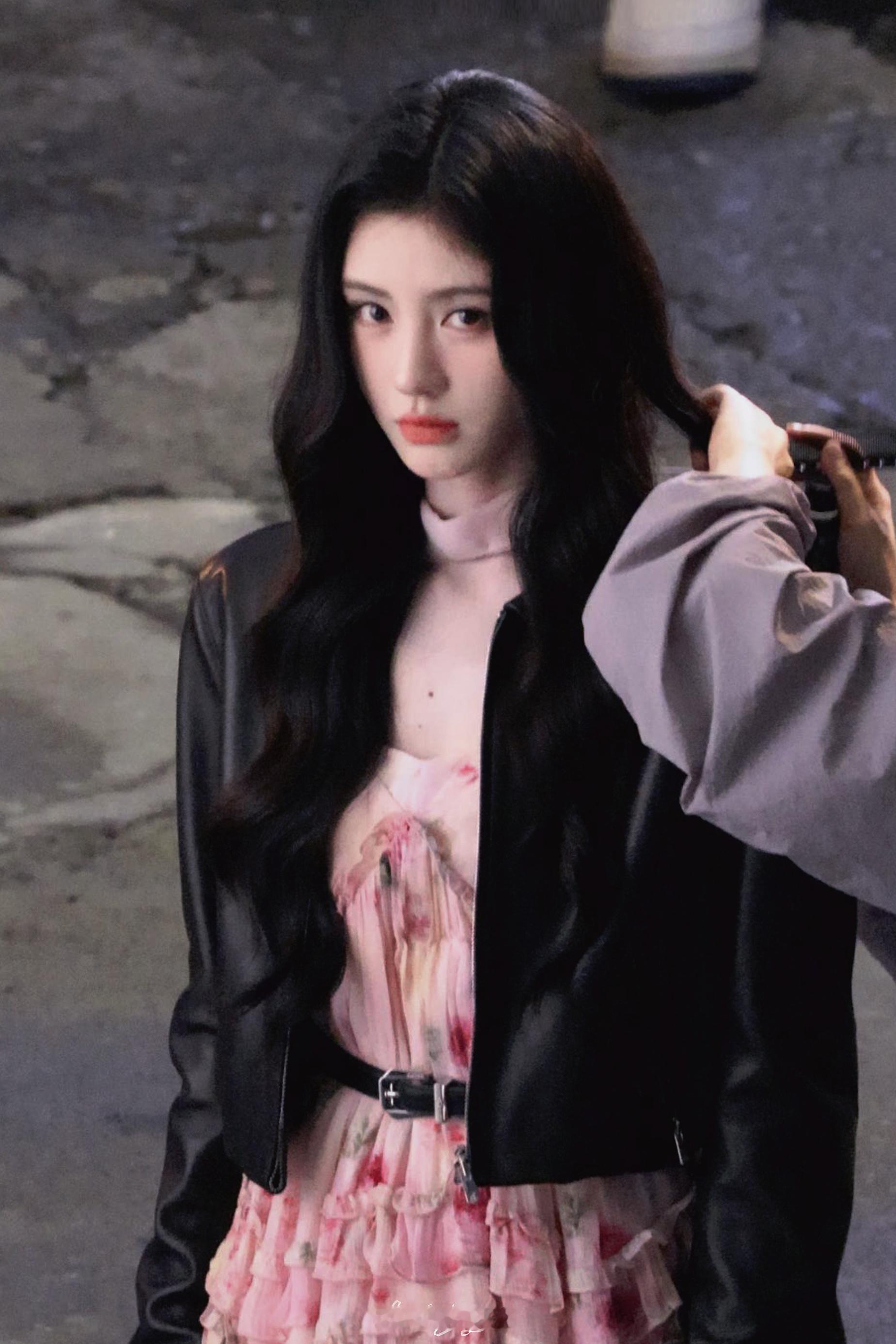 鞠婧祎[超话]鞠婧祎苏绿夏 💕（视频太卡一会儿发 ​​​