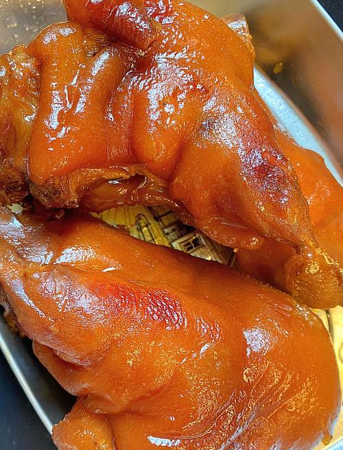 湖南邵阳下饭菜，这家老店好美味！
老公馆家常土菜餐厅
美食推荐：
1、武冈卤猪脚