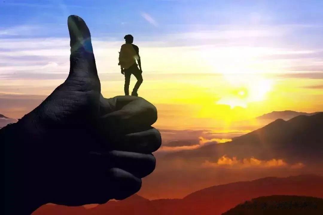 人的格局，是由眼界慢慢转化的。人，并不可能天生就有格局，需要自己在后天的努力和成