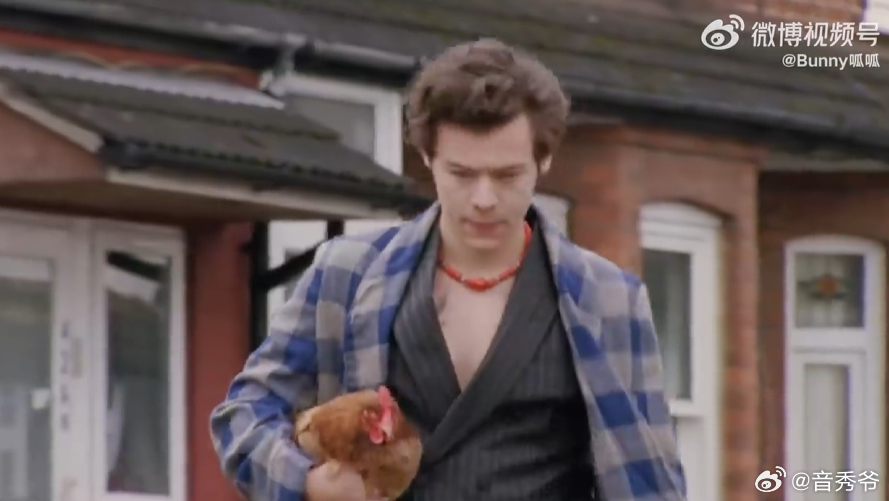 HarryStyles回归神专等了整整四年终于等到HarryStyles回归！新