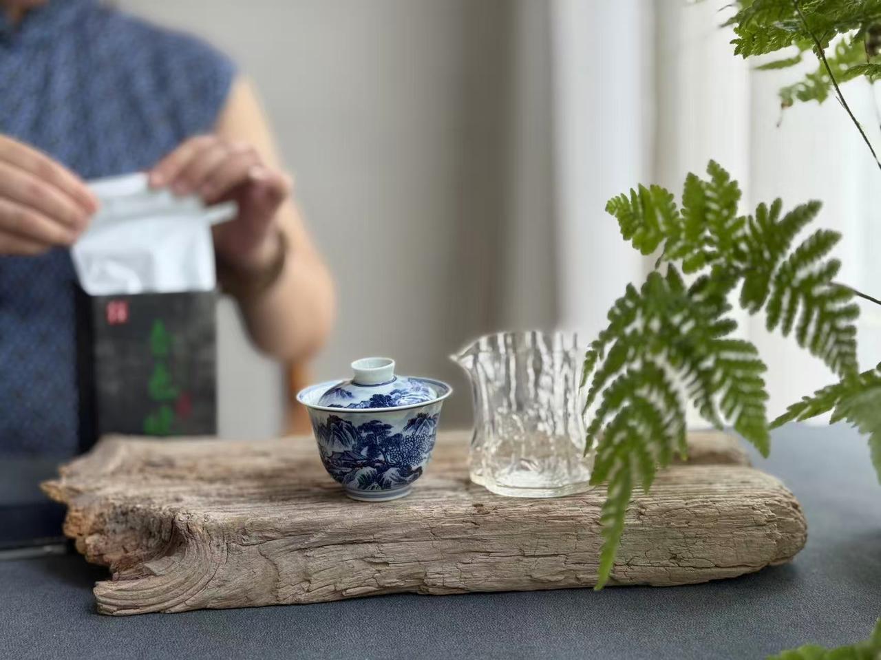为什么把茶放冰箱，反而更难喝了？
因为大部分人只知道要把茶存进冰箱，却不知该存什