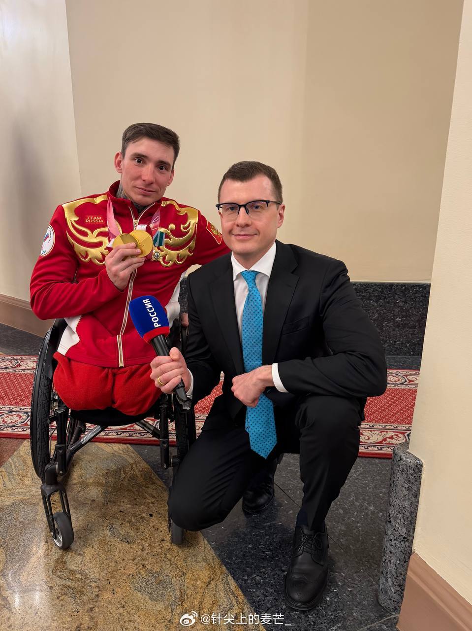 从我们的残奥健儿身上汲取了能量。太棒了！与两届冠军伊万·戈卢布科夫一起。 