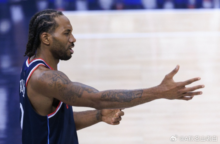 NBA常规赛，快船主场119-94战胜猛龙。本场比赛，快船当家球星科怀·伦纳德带