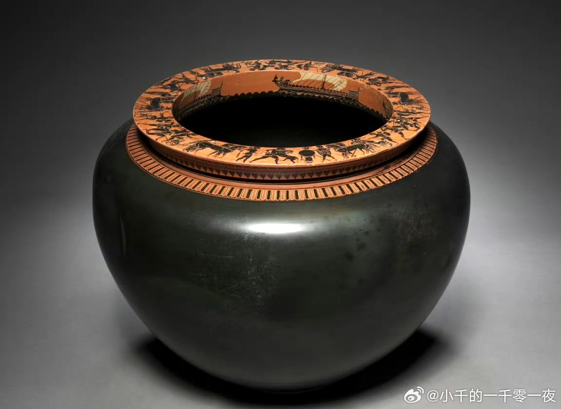 【古希腊阿提卡黑绘调酒缸】此器制于公元前520-515年，属安提美涅斯画师流派，