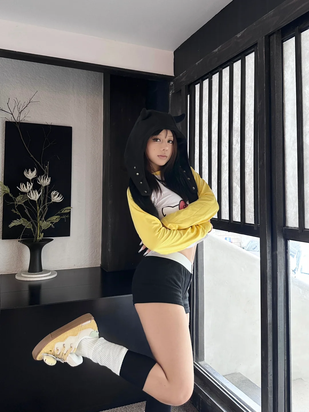 左滑看小蜜蜂停在我的鞋子上🐝