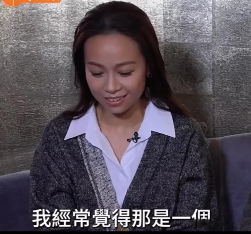 黄心颖聊出轨许志安事件，引发热议！

黄心颖：“我觉得那是一个，有钱都买不到的大