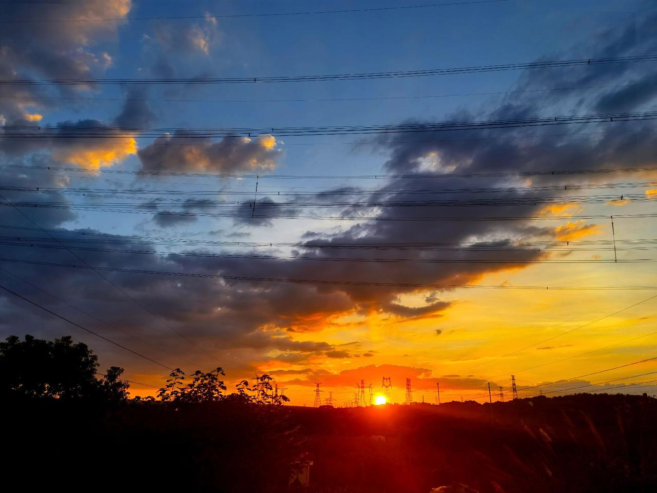 不论顺流还是逆风，都按照自己的节奏，随着自己的心意，用心生活……治愈系风景 日落