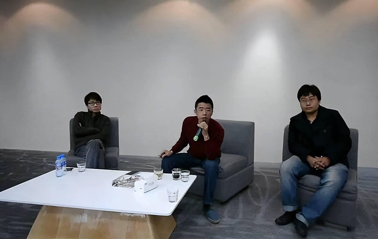 今天节后开工第一天，魅族手机业务停摆的传闻满天飞，让人唏嘘不已。回想12年前的春