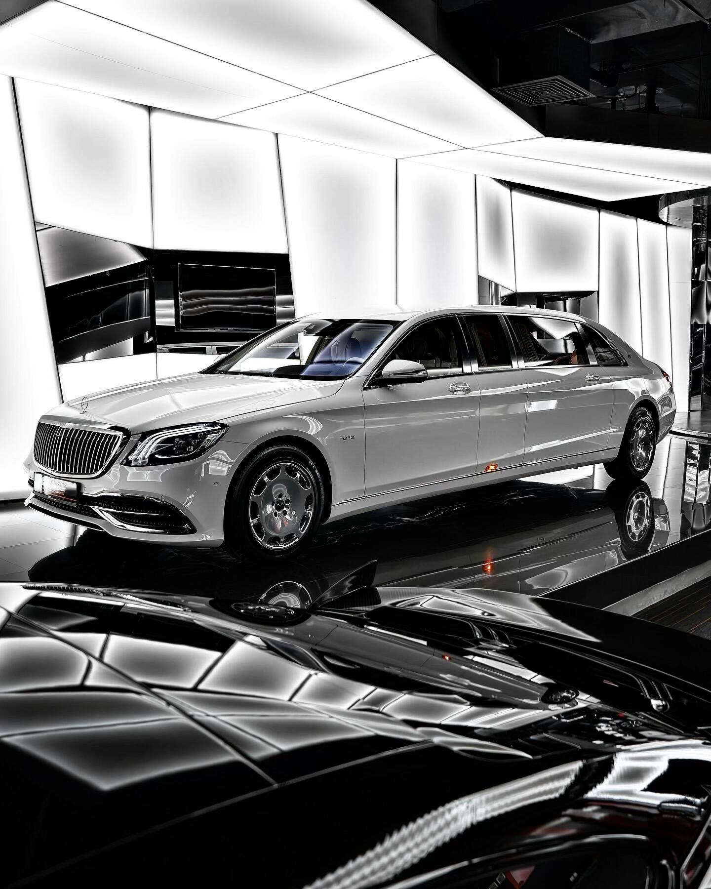 最经典的一代奔驰S级—三眼皮 星辰尾灯 迈巴赫S680 Pullman