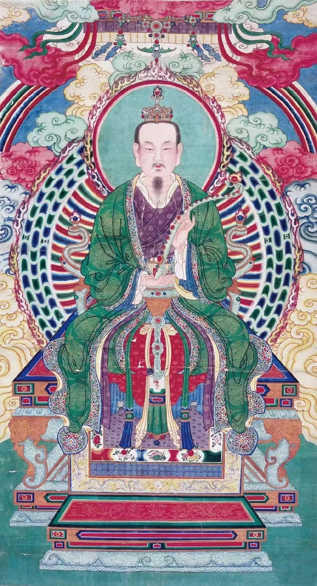 上清灵宝天尊，全称上清高圣太上玉宸元皇大道君，居玄都七宝紫微宫、禹余天宫，与玉清