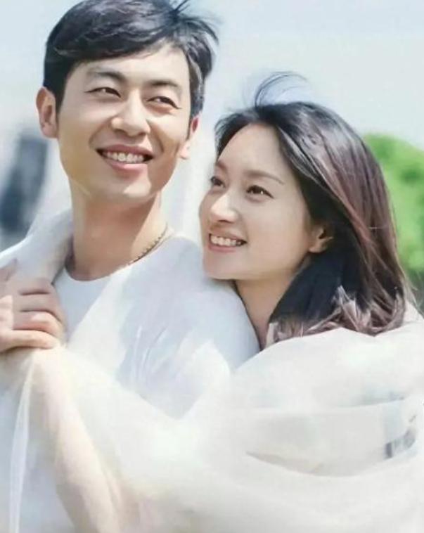 谁都没想到，朱亚文和沈佳妮的“离婚”，从头到尾就是一场乌龙。

今年年初传闻最凶