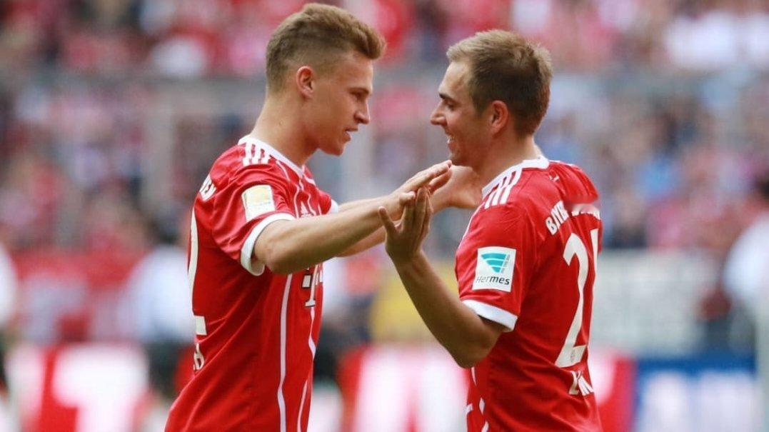 拉姆谈到他认为基米希更适合踢中场还是右后卫：“基米希已经证明他能胜任这两个位置，