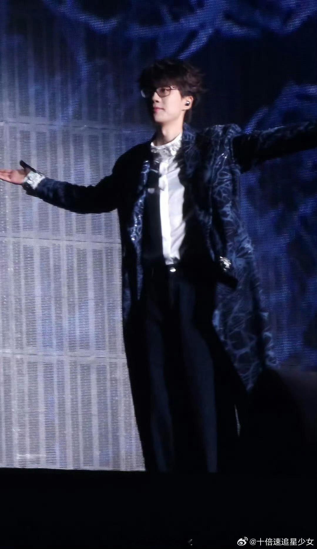 许嵩citywalk以前叫溜大街 不得不说许嵩真的太有意思了啊，真的是太有梗了这