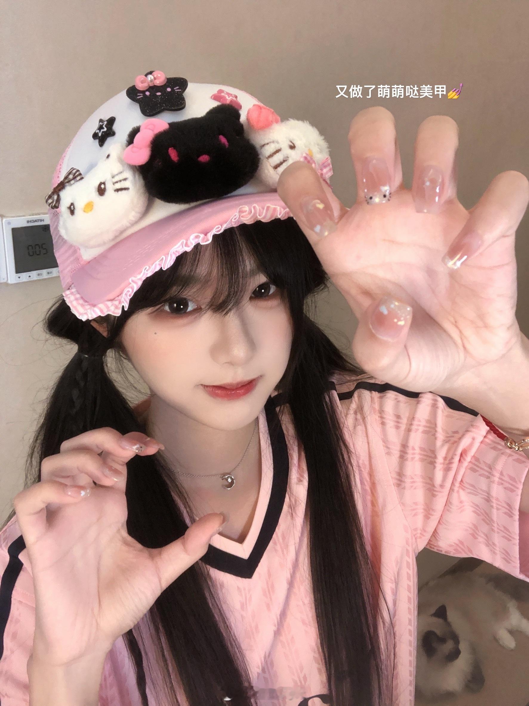 生活想将我嚼烂还好我顽强如金针菇^=ω=^ ​​​