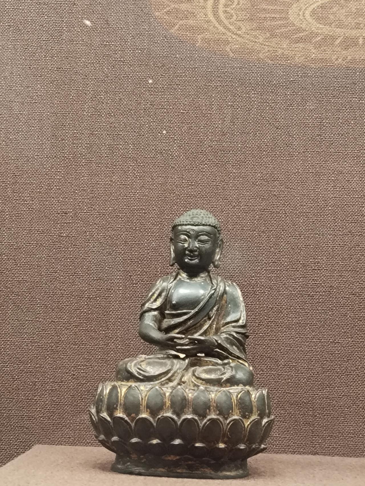 不就是一场比赛没按事先说好的让他上场，怎么就愈演愈烈没完没了啦？

球员不是都应