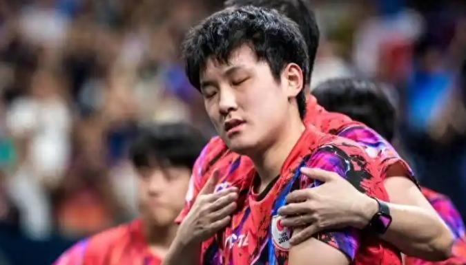 “凭什么不让我回中国！”2022年，加入日本国籍的乒乓球天才张智和，准备返回家乡