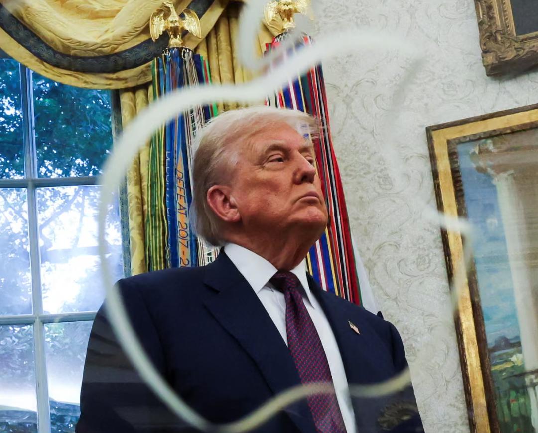 美国联邦政府“停摆”再创新纪录，特朗普的“噩梦”真的来了。
 
据央视新闻网报道