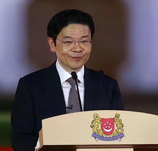 认错了祖宗，拜错了庙一一

撮尔小国新加坡在中国面前，逆势而动
最近新加坡总理黄