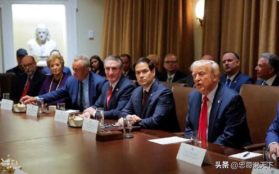 【被逼入绝境的伊朗，是否会对以色列放空自家导弹库？】美以对伊朗突发的斩首行动，涉