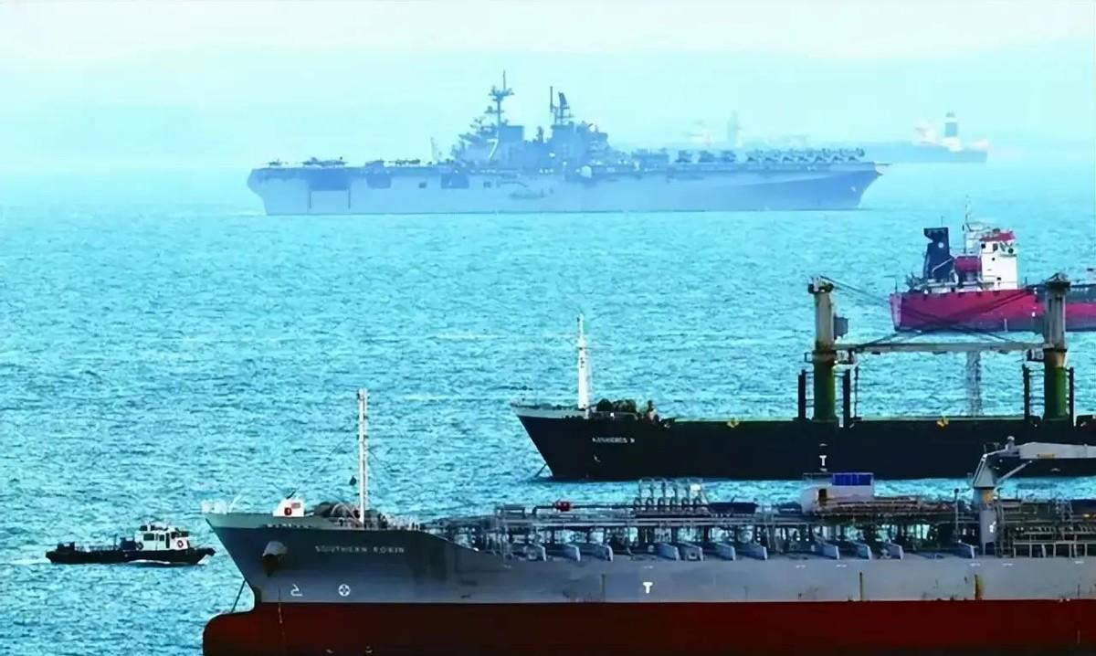 三航母押注中东，西太突然空窗：美军拆借周转暴露余量偏紧

日前，三艘美国航母再加