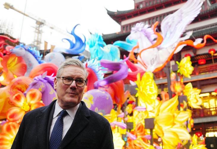 英国首相斯塔默访华成果显著，他访华后意识到中国在科技和基建等领域发展惊人，还承认