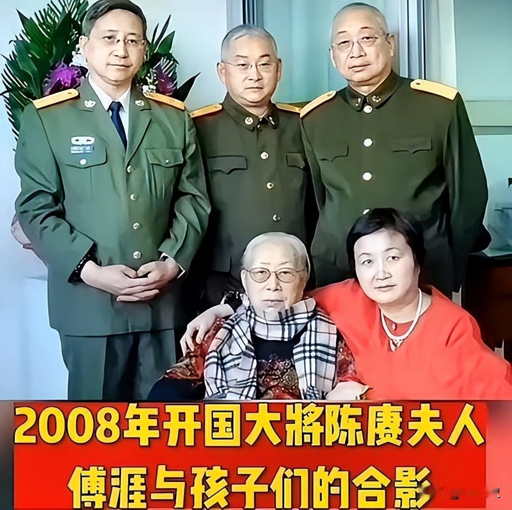2010年，92岁的傅涯在病重弥留之际，她把五个子女叫到病床前，留下让儿女动容的
