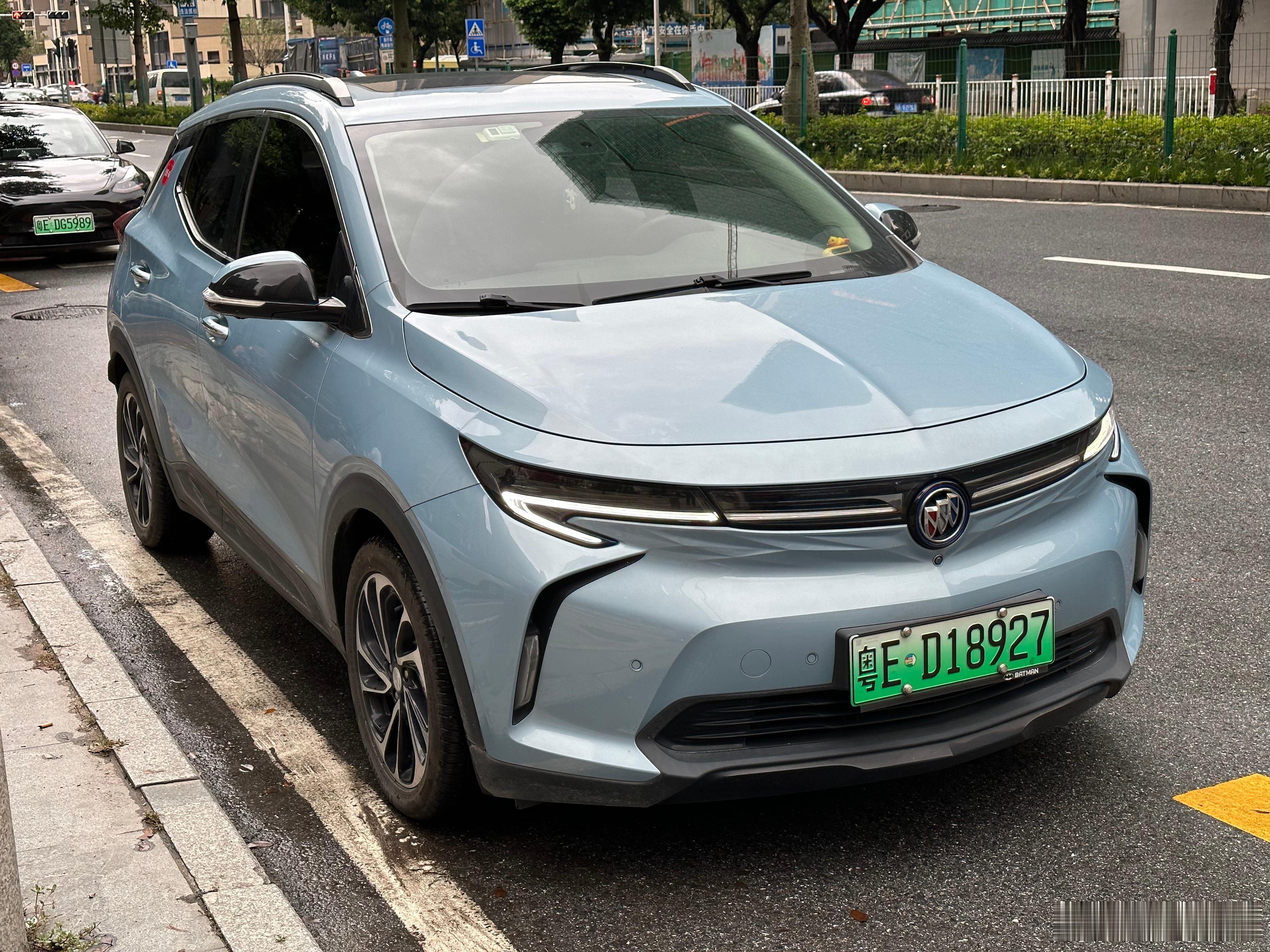 别克微蓝7一直是我老婆在开，这么多年一共开了3万多公里，当初买这台车是用微蓝6置