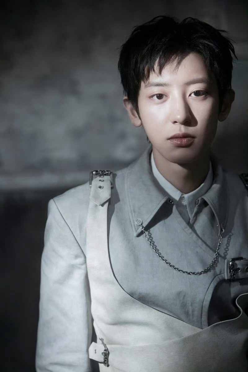 直接原地尖叫！这波回归真的太会了！出道十三年还能保持这样的热度和诚意！EXO的传