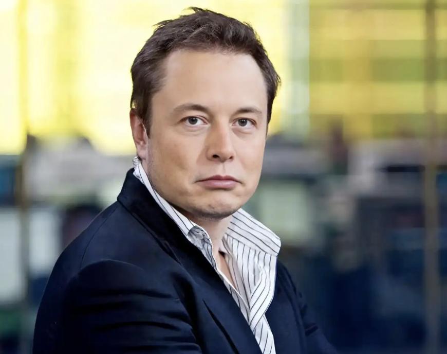 SpaceX上市以后，在今年7月份股价下跌了36.57%，挺惨的啊！马斯克的个人