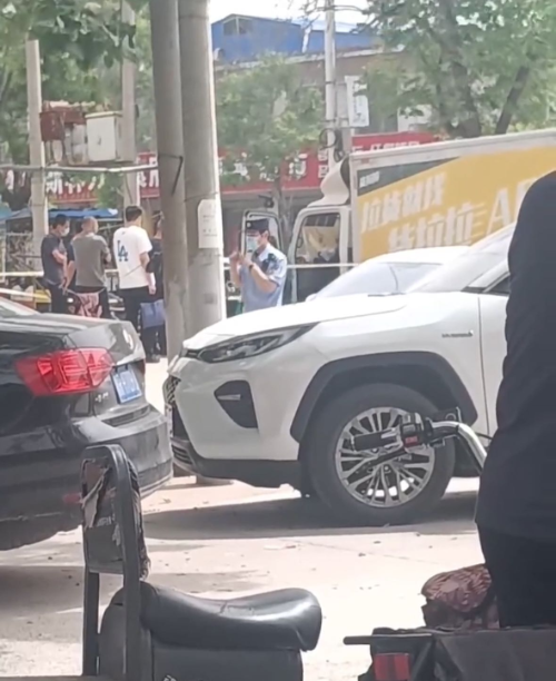 山东单县一男子被曝车内死亡，尸体已经腐烂，警方：确有此事，排