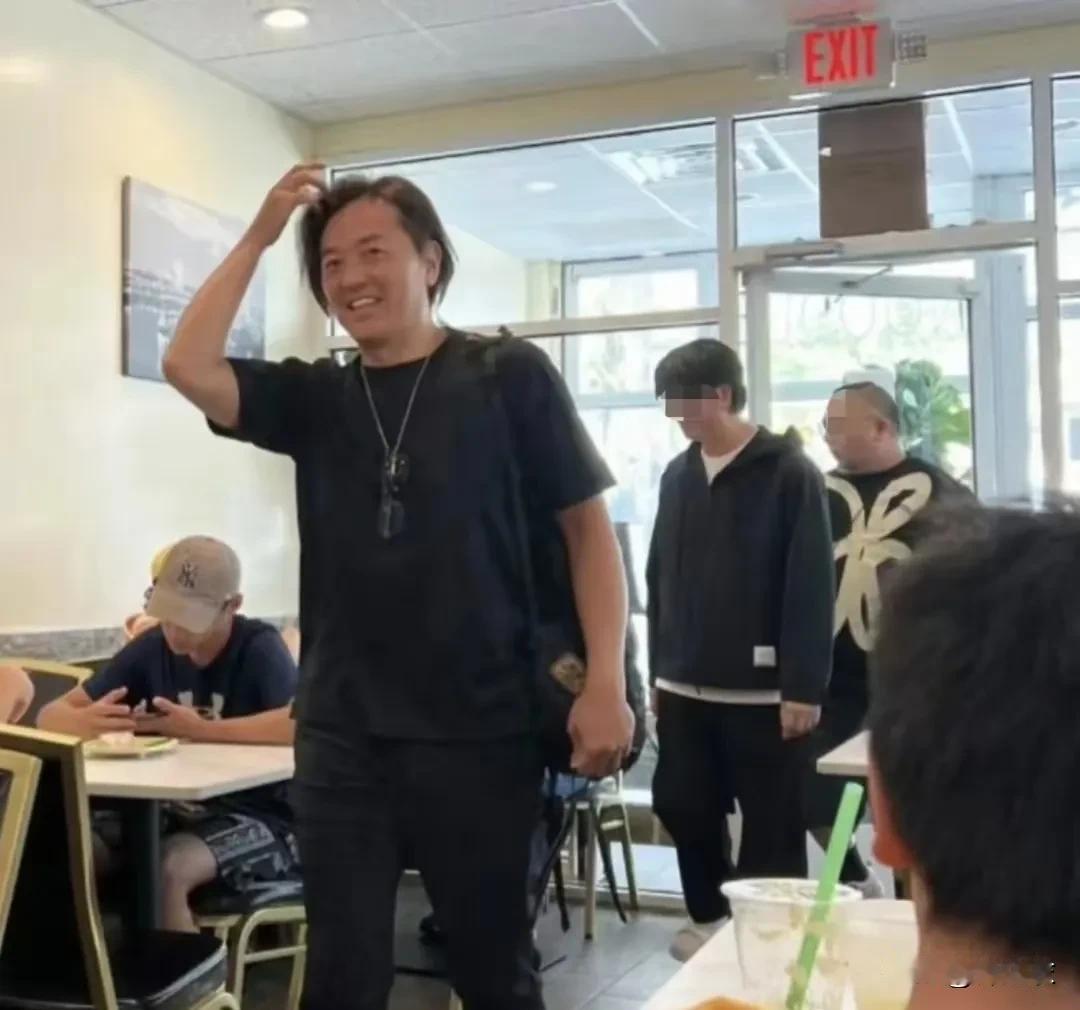 郑伊健当时和邵美琪谈了7年分了，之后郑伊健和梁咏琪谈了7年又分了，然后蒙嘉慧当时
